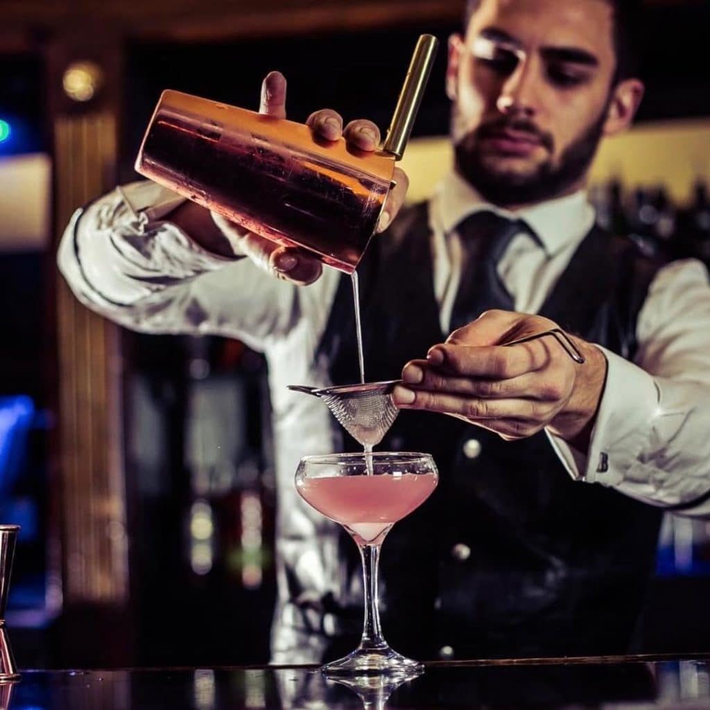San-Francisco-Waiters_Hire_a_Mixologists_and_Bartenders_in_San-Francisco